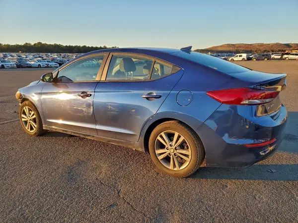 5NPD84LF1JH304475 2018 HYUNDAI ELANTRA - Image 2
