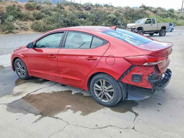 5NPD84LF1JH305660 2018 HYUNDAI ELANTRA - Image 2