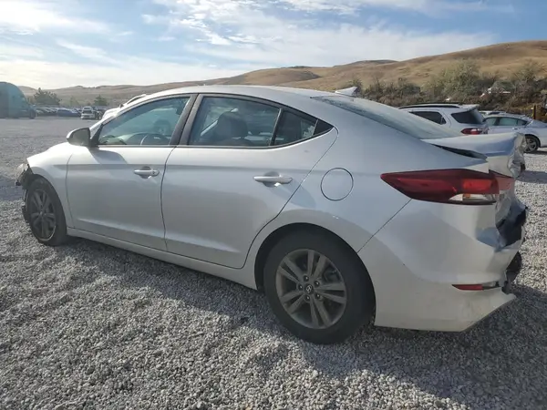5NPD84LF1JH307053 2018 HYUNDAI ELANTRA - Image 2