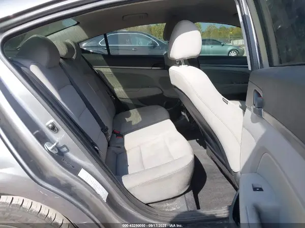 5NPD84LF1JH319218 2018 HYUNDAI ELANTRA - Image 8