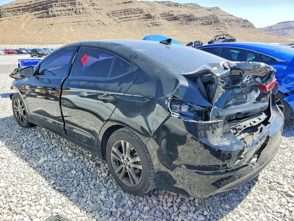 5NPD84LF1JH320272 2018 HYUNDAI ELANTRA - Image 2
