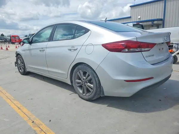 5NPD84LF1JH323317 2018 HYUNDAI ELANTRA - Image 2