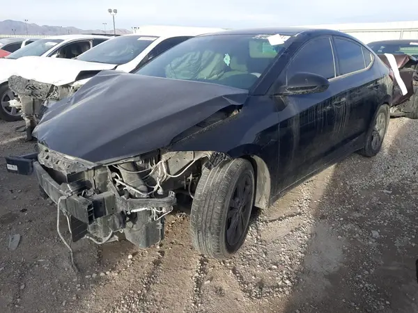 5NPD84LF1JH325410 2018 HYUNDAI ELANTRA - Image 1