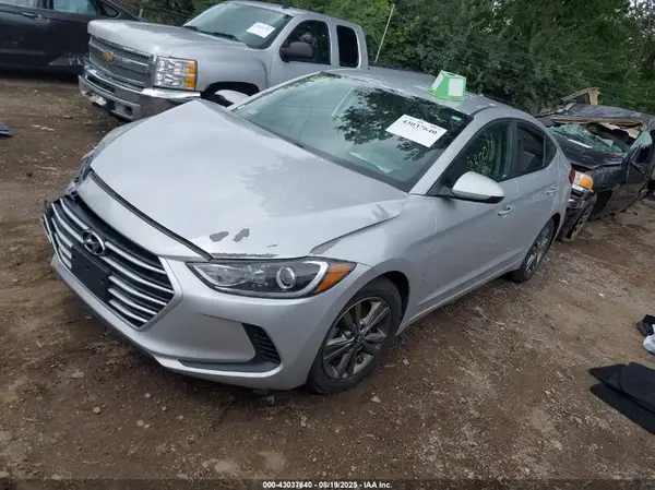 5NPD84LF1JH330011 2018 HYUNDAI ELANTRA - Image 2