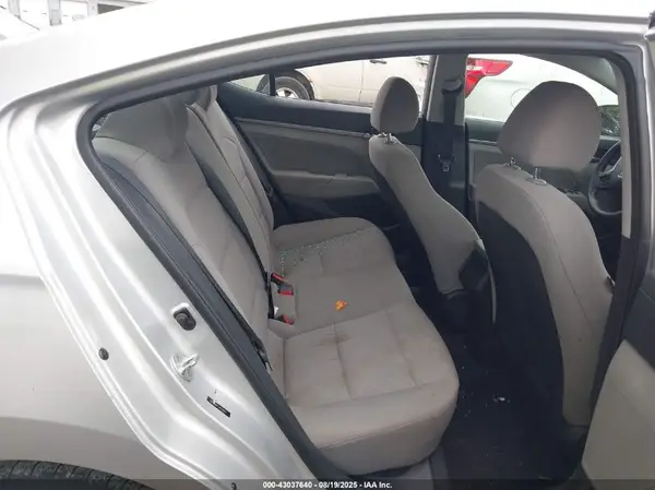 5NPD84LF1JH330011 2018 HYUNDAI ELANTRA - Image 8