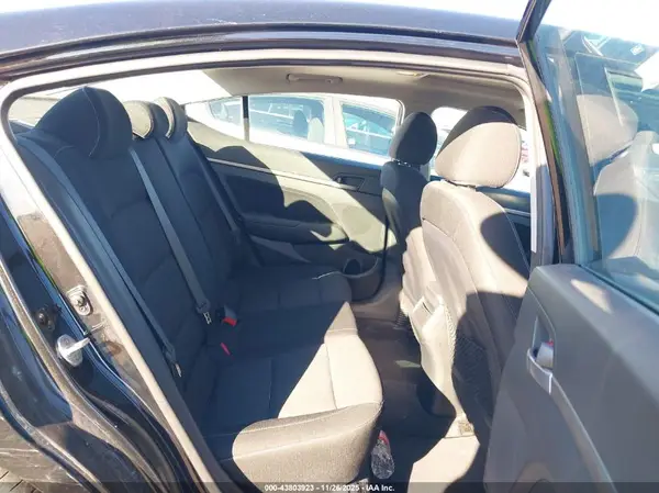 5NPD84LF1JH334043 2018 HYUNDAI ELANTRA - Image 8