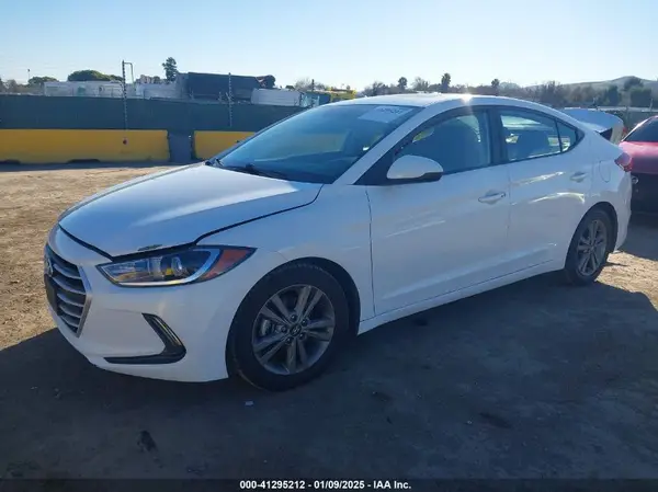 5NPD84LF1JH334124 2018 HYUNDAI ELANTRA - Image 2