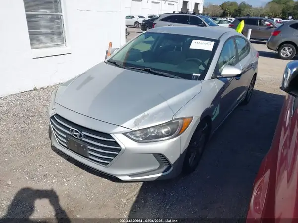5NPD84LF1JH335015 2018 HYUNDAI ELANTRA - Image 2