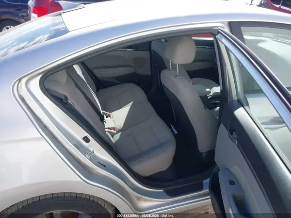 5NPD84LF1JH335015 2018 HYUNDAI ELANTRA - Image 8