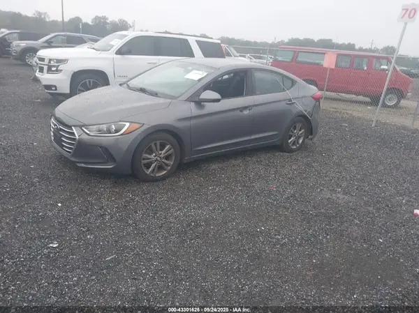 5NPD84LF1JH339677 2018 HYUNDAI ELANTRA - Image 2