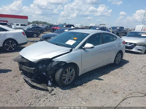 5NPD84LF1JH340795 2018 HYUNDAI ELANTRA - Image 2