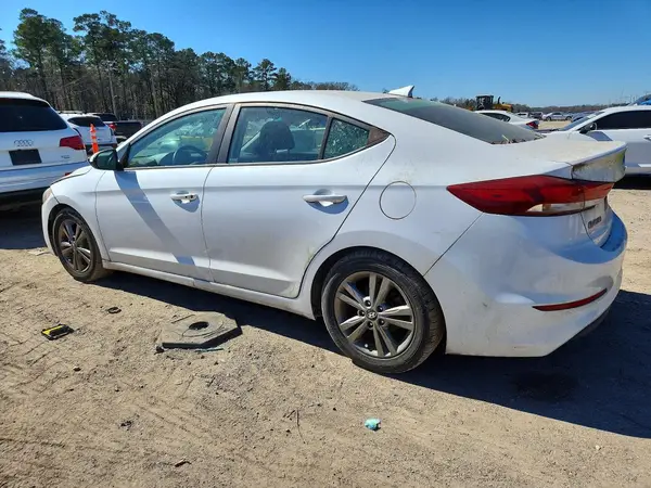 5NPD84LF1JH351697 2018 HYUNDAI ELANTRA - Image 2