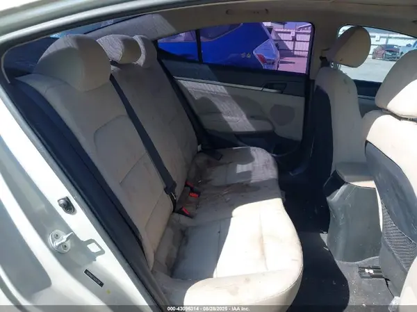 5NPD84LF1JH357306 2018 HYUNDAI ELANTRA - Image 8