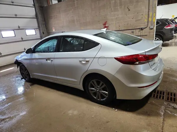 5NPD84LF1JH358293 2018 HYUNDAI ELANTRA - Image 2