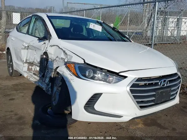 5NPD84LF1JH364448 2018 HYUNDAI ELANTRA - Image 1