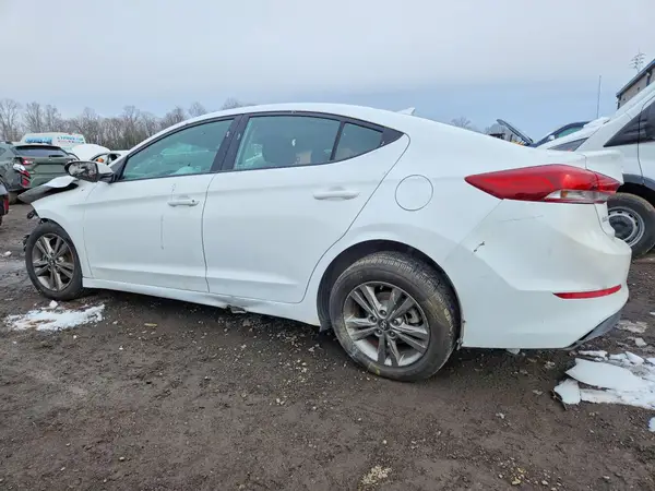 5NPD84LF1JH364465 2018 HYUNDAI ELANTRA - Image 2