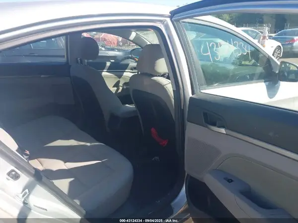 5NPD84LF1JH369245 2018 HYUNDAI ELANTRA - Image 8