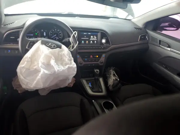 5NPD84LF1JH370914 2018 HYUNDAI ELANTRA - Image 8