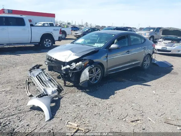 5NPD84LF1JH376406 2018 HYUNDAI ELANTRA - Image 2