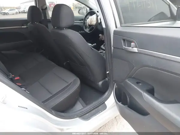 5NPD84LF1JH377393 2018 HYUNDAI ELANTRA - Image 8