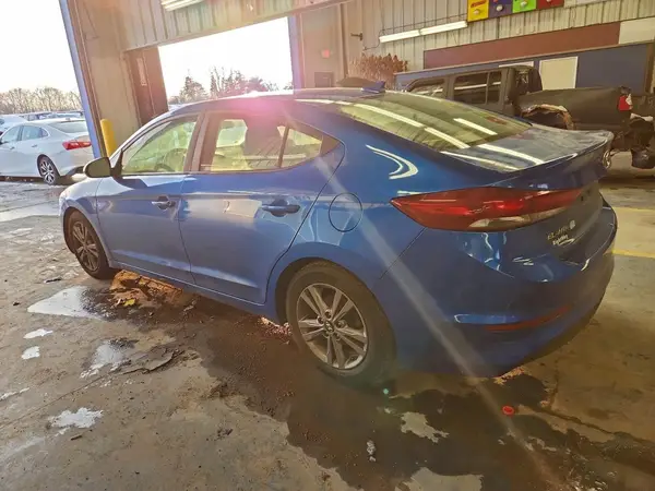 5NPD84LF1JH378933 2018 HYUNDAI ELANTRA - Image 2