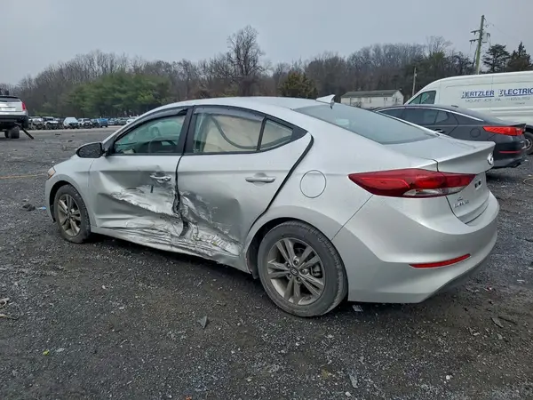 5NPD84LF1JH380519 2018 HYUNDAI ELANTRA - Image 2