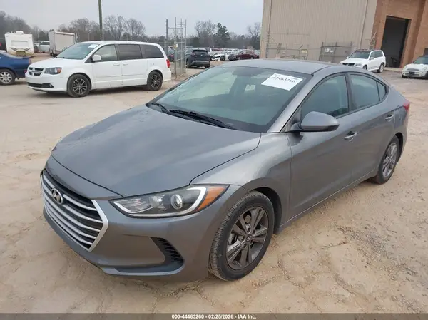 5NPD84LF1JH381881 2018 HYUNDAI ELANTRA - Image 2
