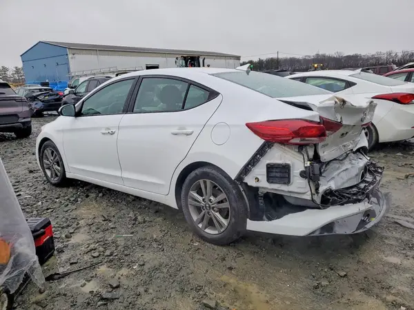 5NPD84LF1JH386479 2018 HYUNDAI ELANTRA - Image 2