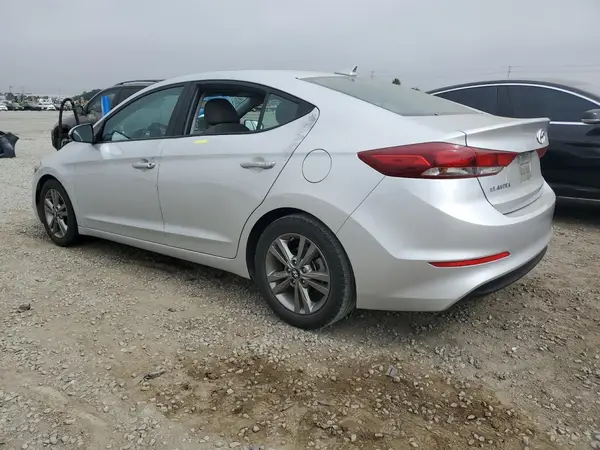 5NPD84LF1JH387924 2018 HYUNDAI ELANTRA - Image 2
