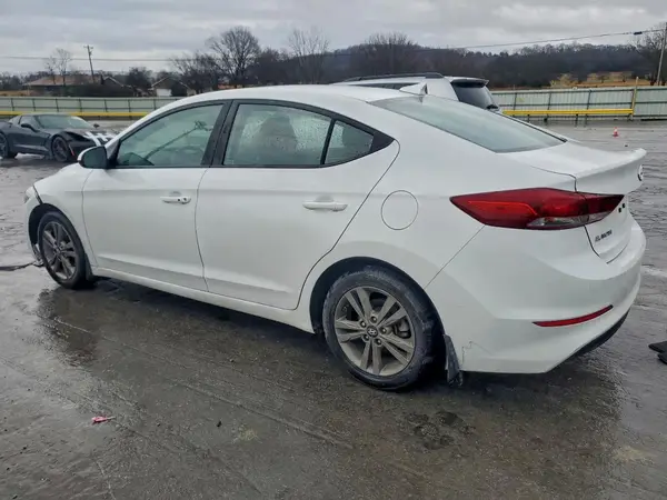 5NPD84LF1JH390032 2018 HYUNDAI ELANTRA - Image 2