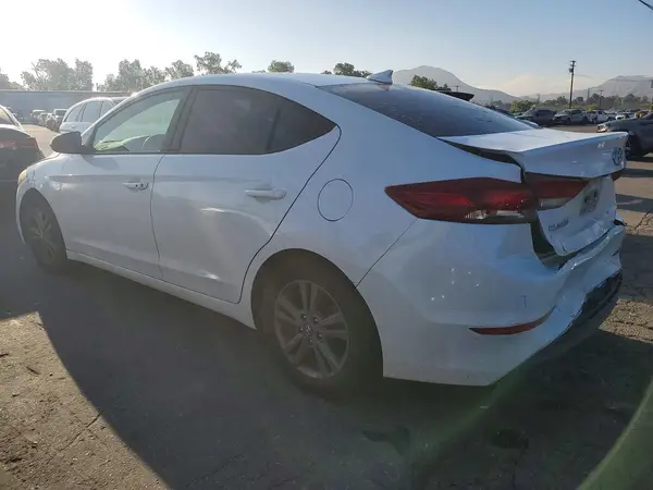 5NPD84LF1JH393979 2018 HYUNDAI ELANTRA - Image 2