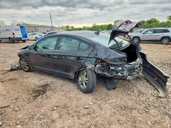 5NPD84LF1JH395229 2018 HYUNDAI ELANTRA - Image 2