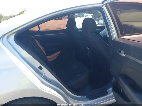 5NPD84LF1KH408272 2019 HYUNDAI ELANTRA - Image 8