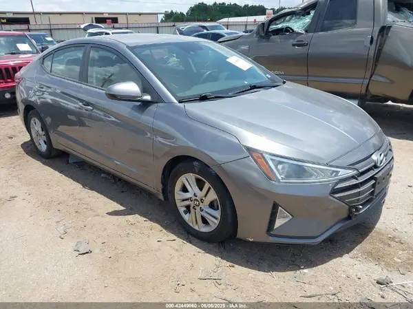 5NPD84LF1KH428490 2019 HYUNDAI ELANTRA - Image 1