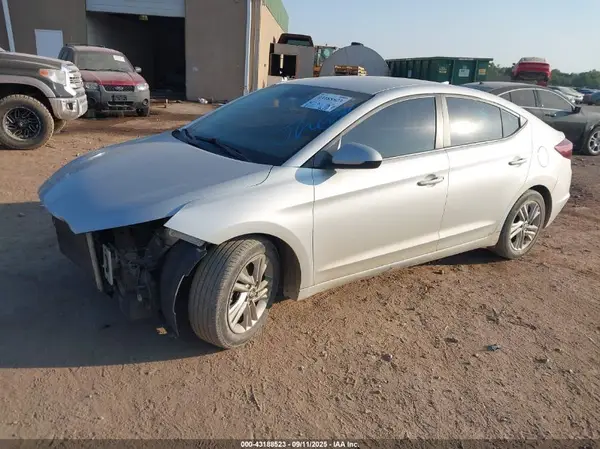5NPD84LF1KH430482 2019 HYUNDAI ELANTRA - Image 2