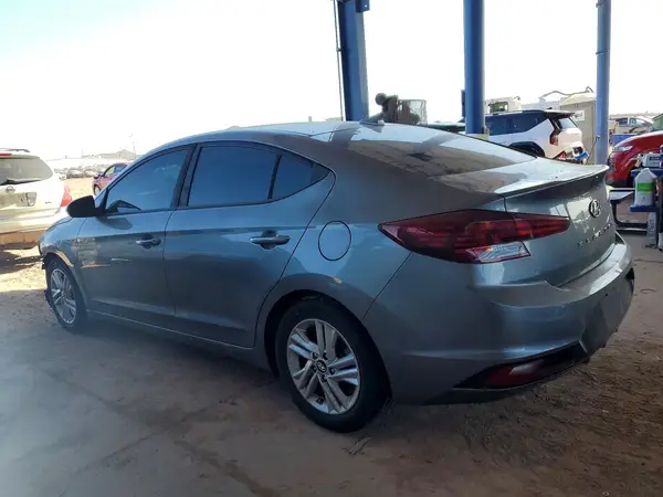 5NPD84LF1KH440266 2019 HYUNDAI ELANTRA - Image 2