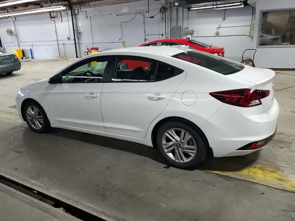 5NPD84LF1KH455480 2019 HYUNDAI ELANTRA - Image 2