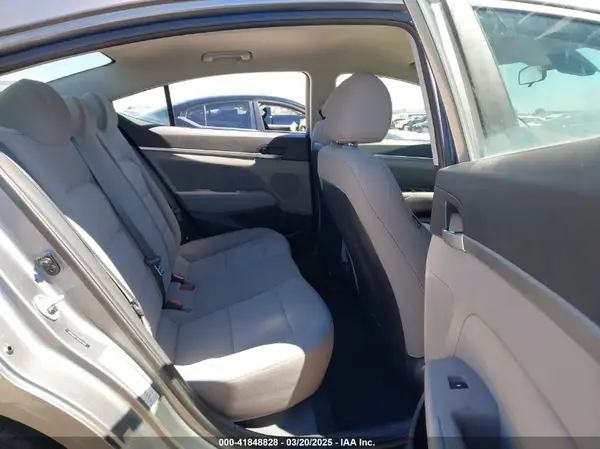 5NPD84LF1KH457469 2019 HYUNDAI ELANTRA - Image 8