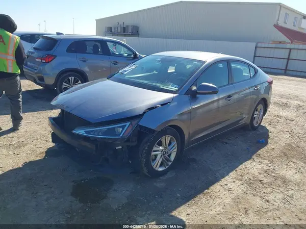 5NPD84LF1KH458041 2019 HYUNDAI ELANTRA - Image 2