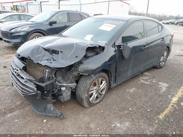 5NPD84LF1KH460212 2019 HYUNDAI ELANTRA - Image 2