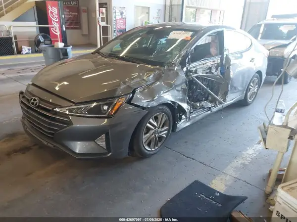5NPD84LF1KH460453 2019 HYUNDAI ELANTRA - Image 2