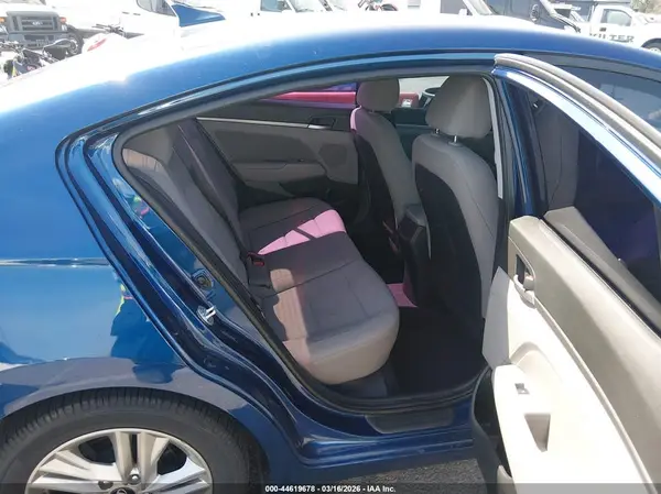 5NPD84LF1KH461800 2019 HYUNDAI ELANTRA - Image 8