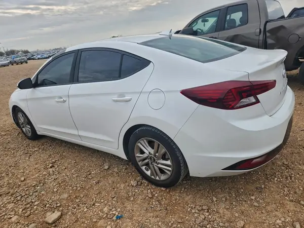 5NPD84LF1KH468374 2019 HYUNDAI ELANTRA - Image 2