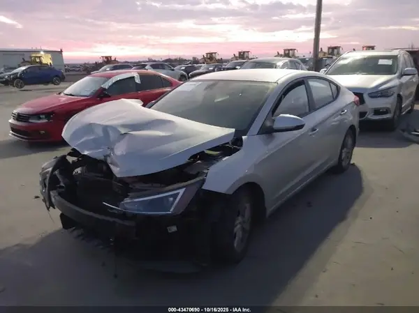 5NPD84LF1LH518563 2020 HYUNDAI ELANTRA - Image 2