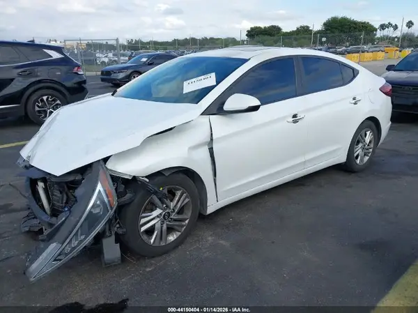 5NPD84LF1LH534813 2020 HYUNDAI ELANTRA - Image 2