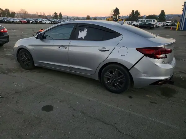 5NPD84LF1LH550204 2020 HYUNDAI ELANTRA - Image 2