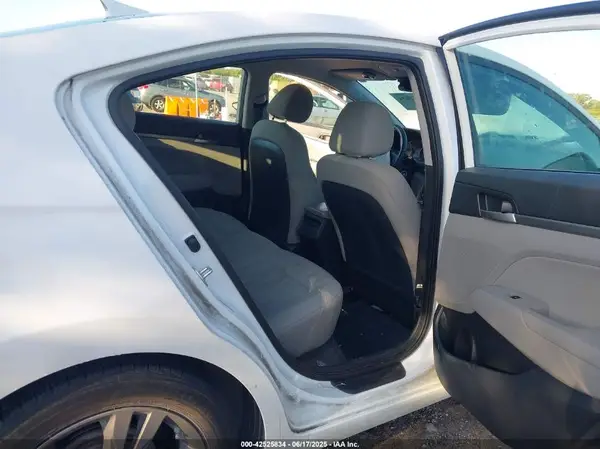 5NPD84LF2HH003093 2017 HYUNDAI ELANTRA - Image 8
