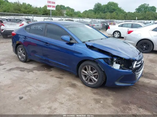5NPD84LF2HH005586 2017 HYUNDAI ELANTRA - Image 1