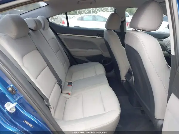 5NPD84LF2HH005586 2017 HYUNDAI ELANTRA - Image 8