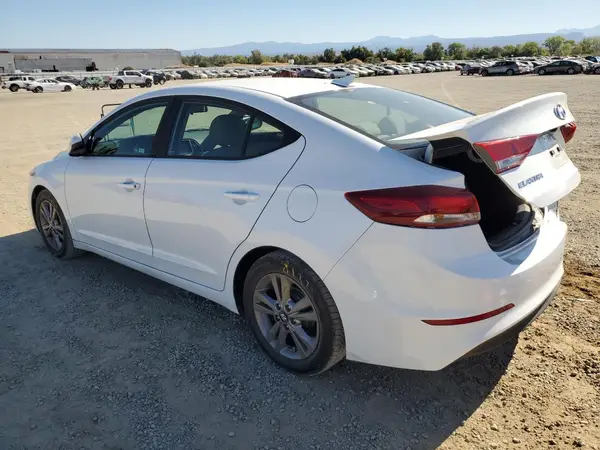 5NPD84LF2HH006768 2017 HYUNDAI ELANTRA - Image 2